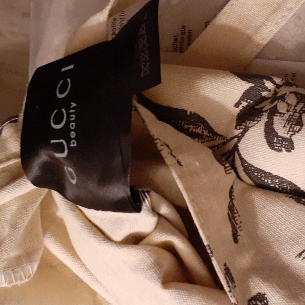 GUCCI FEMALE SATIN BLOOM POUCH TOTE NWT - Picture 9 of 11